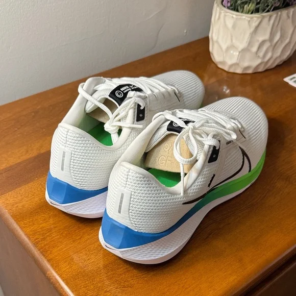 Nike Air Zoom Pegasus 40 - Picture 2 of 5